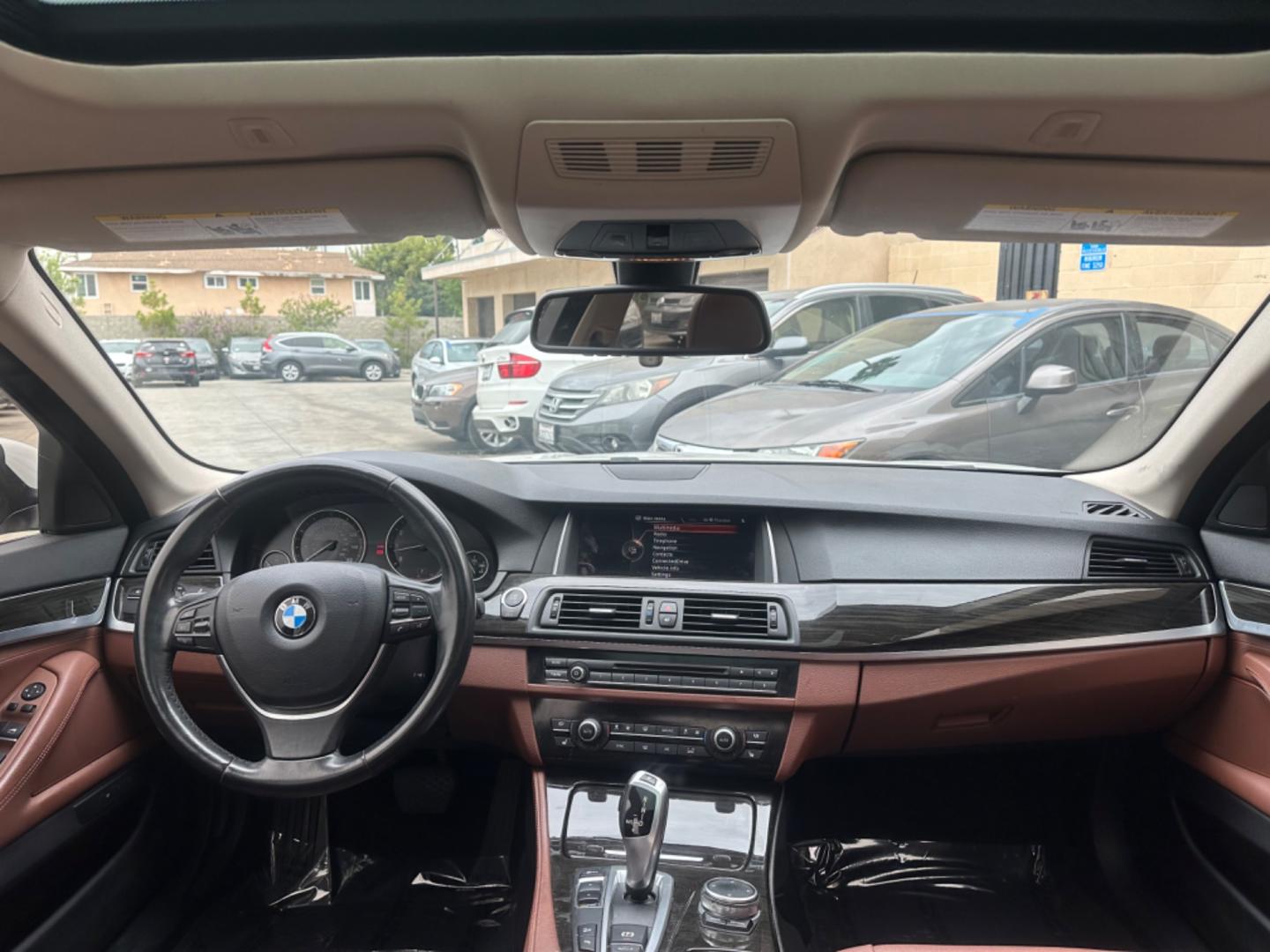 2015 WHITE /Black BMW 5-Series Leather (WBA5A7C54FG) with an 4 Cylinder engine, Automatic transmission, located at 30 S. Berkeley Avenue, Pasadena, CA, 91107, (626) 248-7567, 34.145447, -118.109398 - The 2015 BMW 528i xDrive stands as a beacon of luxury, performance, and advanced technology, embodying the pinnacle of German engineering. With only 72,430 miles, this well-maintained vehicle offers a remarkable driving experience that combines comfort, style, and reliability. Whether you have an im - Photo#20